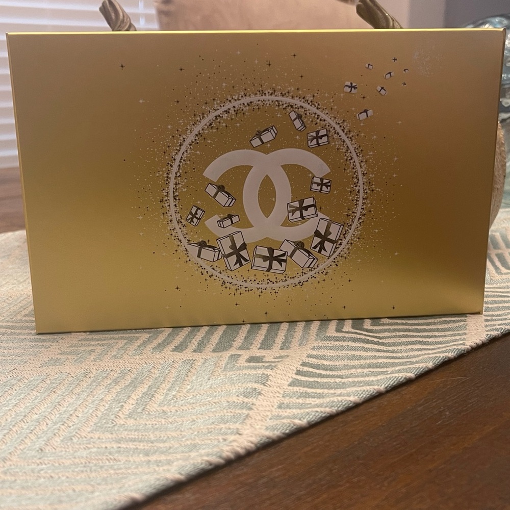 Chanel box